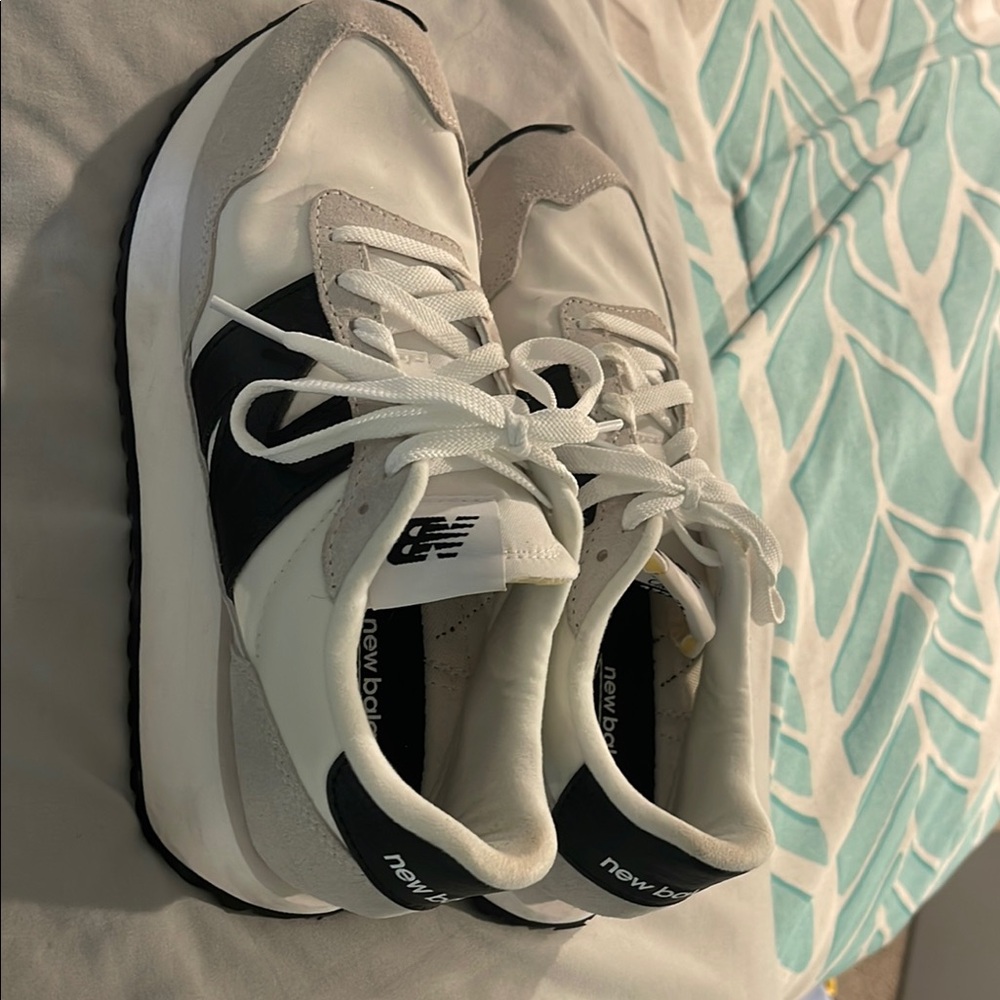 New Balance Classic White and Gray Sneakers